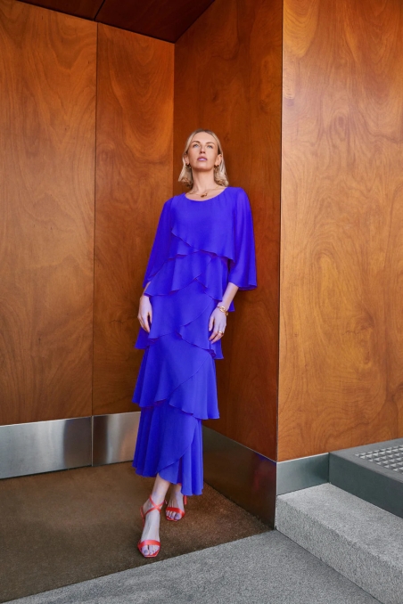 VESTIDO CAPAS LARGO LISO CORALISO