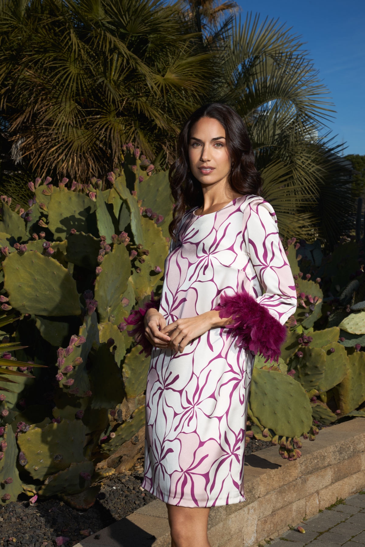 VESTIDO ESTAMPADO PLUMAS EN LA MANGA ILANA