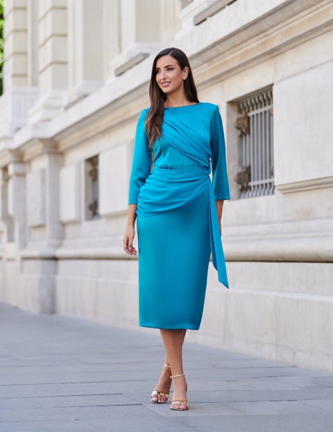VESTIDO RASO DRAPEADO LISO MIDI RECTO CON MANGA 8801