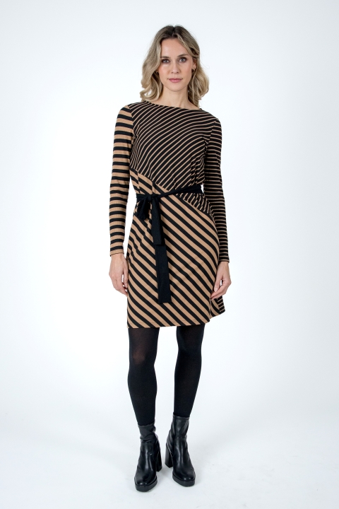 VESTIDO MIDI RAYAS LYLU 2582124