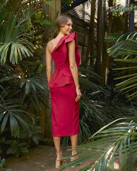 VESTIDO MIDI RECTO UN TIRANTE VOLANTES MARTA EN BRASIL 147L