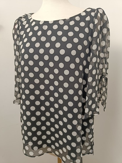 BLUSA GASA TOPOS MANGA FRANCESA JULIATOPOS
