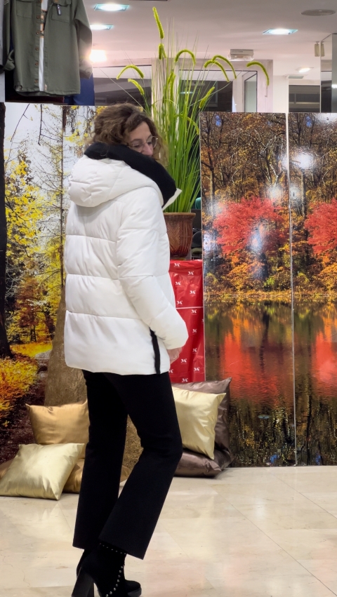 PARKA MUJER CORTA CAPUCHA 019LIVIA