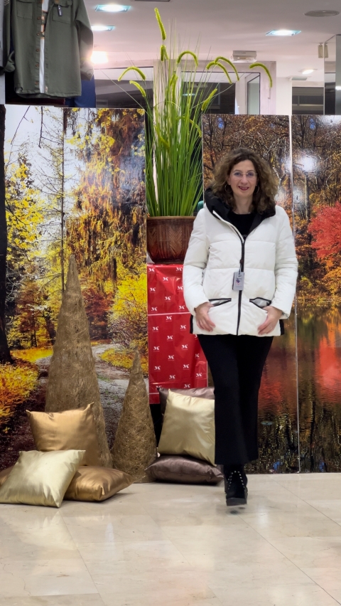 PARKA MUJER CORTA CAPUCHA 019LIVIA 2