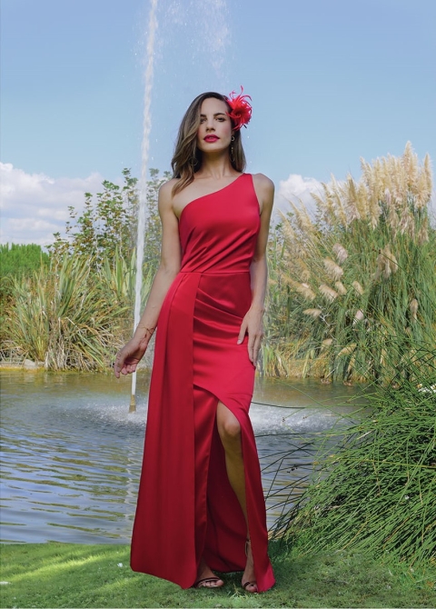 VESTIDO LARGO LISO RASO CON ABERTURA UN TIRANTE 4073