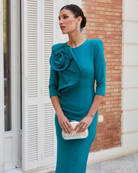 VESTIDO RECTO MIDI LISO FLOR MANGA FRANCESA K111 MARTA EN BR