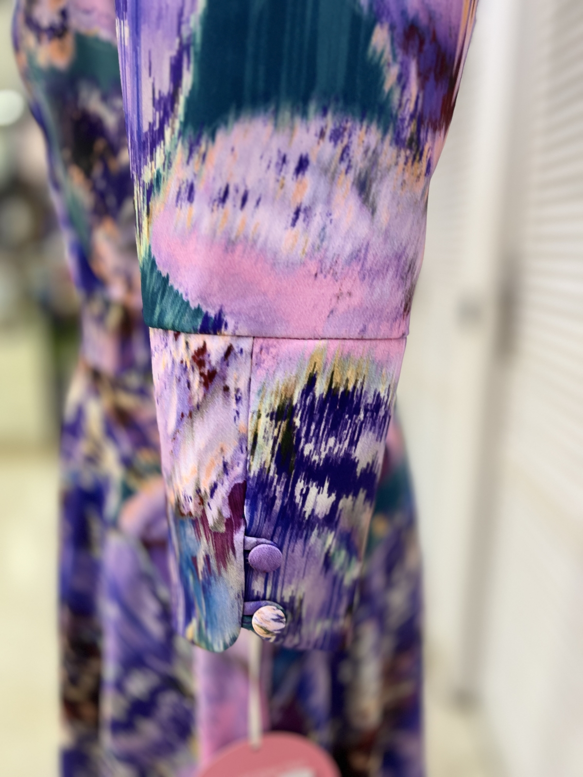 VESTIDO MIDI ESTAMPADO VUELO CON MANGA K120E...