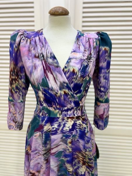 VESTIDO MIDI ESTAMPADO VUELO CON MANGA K120E MARTA EN BRASIL