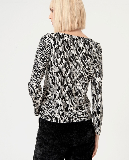 CAMISETA DIBUJO CUELLO BARCO SURKANA 564SERO013