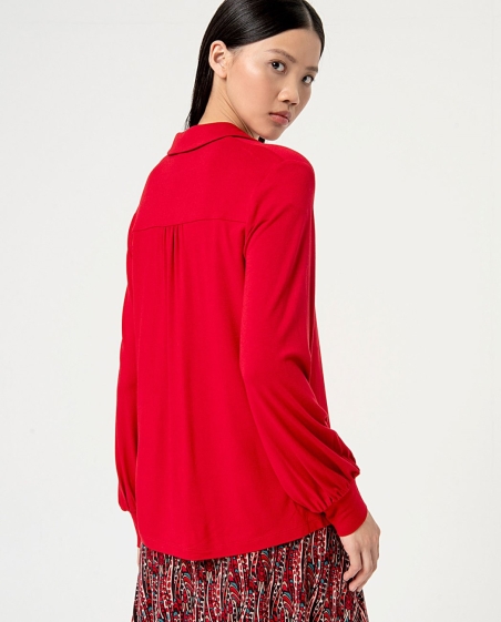 CAMISETA SUELTA LISA  PICO CON CUELLO SURKANA 554NEXX015