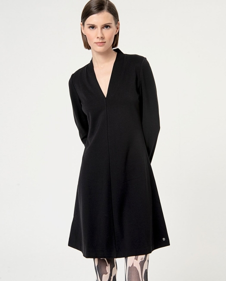 VESTIDO LISO NEGRO DE PICO MANGA LARGA SURKANA 554NERA711