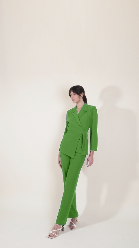 TRAJE DE PANTALON ATADO 2578