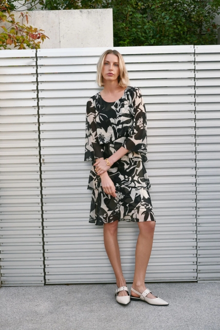 VESTIDO CAPAS ESTAMPADO CORTO CON MANGA LAMUSA BALIESTAMPA