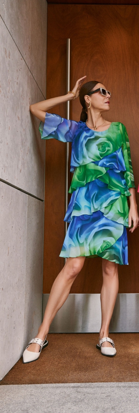 VESTIDO CAPAS ESTAMPADO CORTO CON MANGA LAMUSA BALIESTAMPA