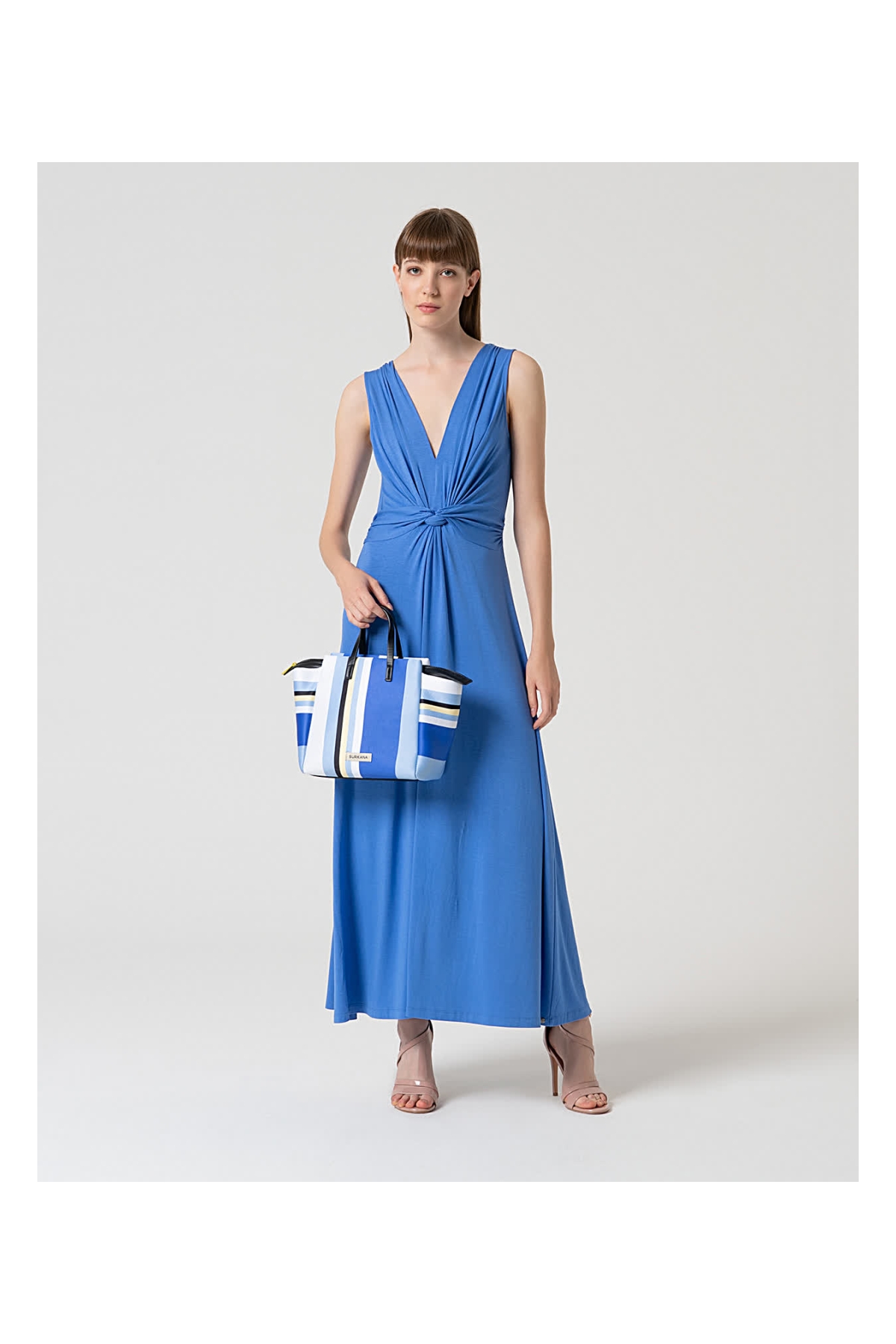 VESTIDO NUDO LISO LARGO SURKANA 525LIRO711